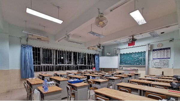 呵護學(xué)生的視力，教室照明要選led護眼教室燈具