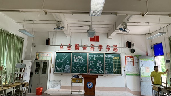 教室照明改造不是換盞燈那么簡(jiǎn)單，要符合國(guó)家標(biāo)準(zhǔn)