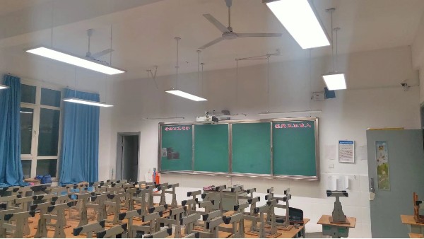 國家規(guī)定學(xué)校教室照明條件應(yīng)達(dá)到什么樣的標(biāo)準(zhǔn)？